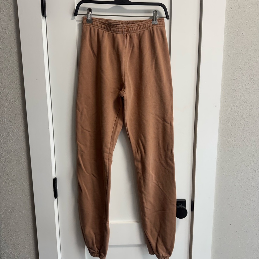 Skims women’s sweatpants